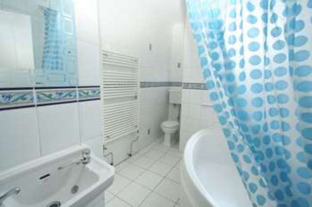  Image of 4 bedroom Flat to rent in Ridley Road London NW10 at LONDON, NW10 5UB