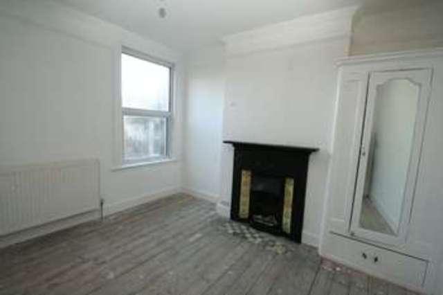  Image of 4 bedroom Flat to rent in Ridley Road London NW10 at LONDON, NW10 5UB