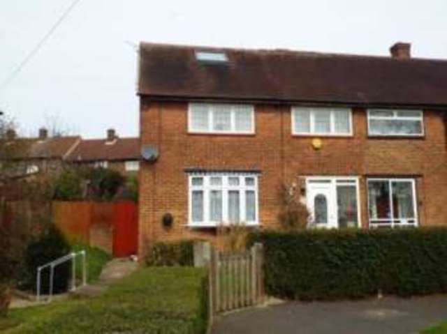  Image of 4 bedroom End of Terrace for sale in Dudley Road Harold Hill Romford RM3 at Romford  Harold Hill, RM3 8LL