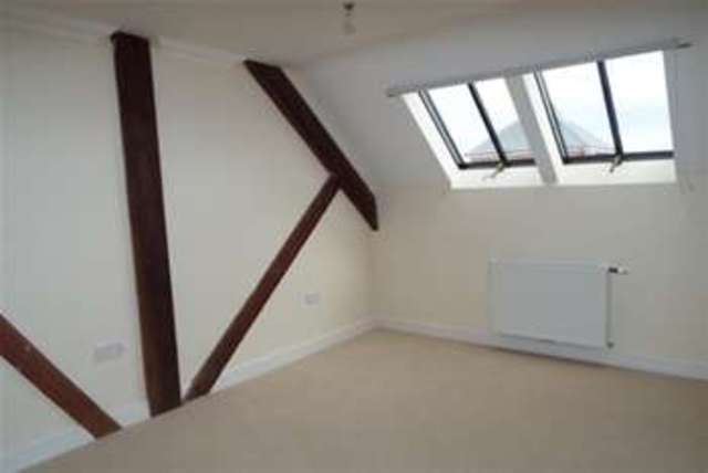  Image of 2 bedroom Flat to rent in Brewery Lane Romsey SO51 at Romsey, SO51 8JX