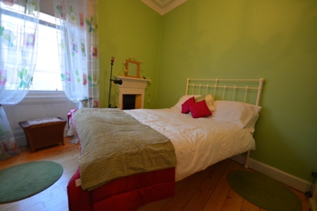  Image of 1 bedroom Flat to rent in Roseburn Place Edinburgh EH12 at Roseburn Edinburgh Edinburgh, EH12 5NP
