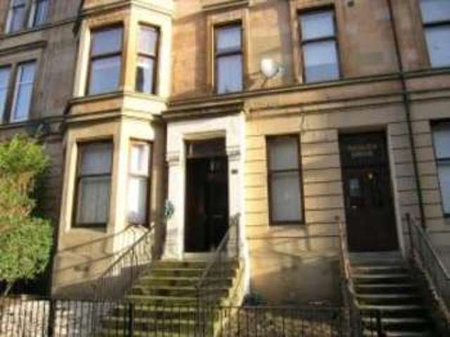  Image of 3 bedroom Flat for sale in Roslea Drive Dennistoun Glasgow G31 at Glasgow Lanarkshire Birkwood, G31 2QR