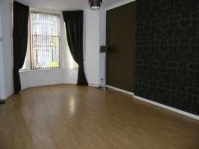  Image of 3 bedroom Flat for sale in Roslea Drive Dennistoun Glasgow G31 at Glasgow Lanarkshire Birkwood, G31 2QR