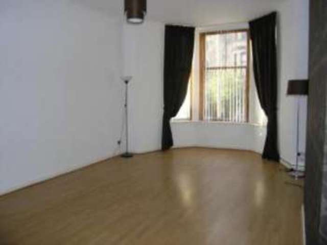  Image of 3 bedroom Flat for sale in Roslea Drive Dennistoun Glasgow G31 at Glasgow Lanarkshire Birkwood, G31 2QR
