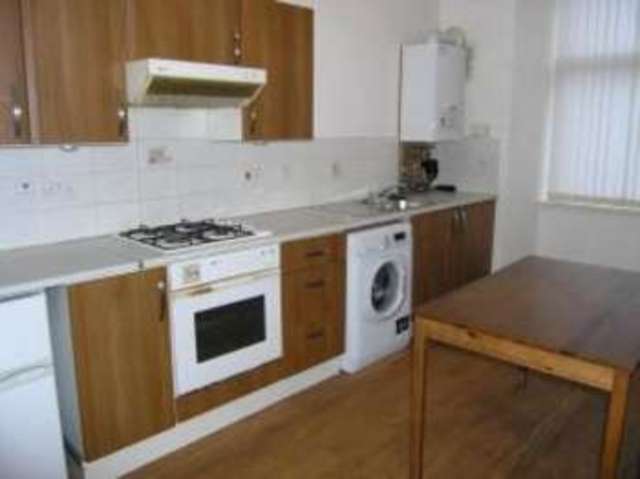  Image of 3 bedroom Flat for sale in Roslea Drive Dennistoun Glasgow G31 at Glasgow Lanarkshire Birkwood, G31 2QR