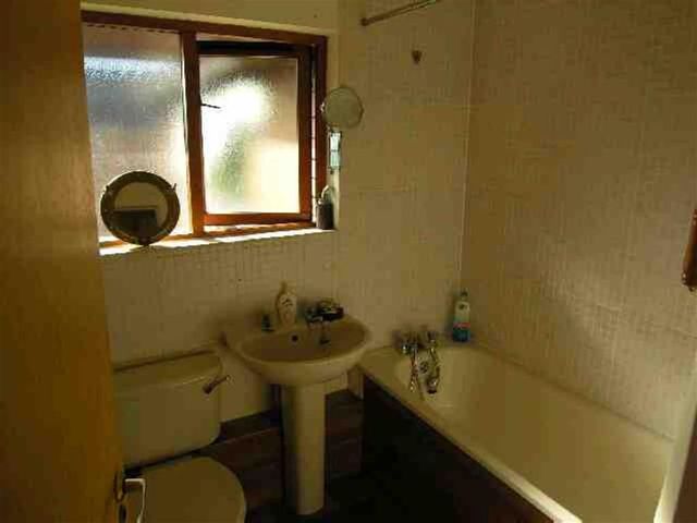  Image of 1 bedroom Flat to rent in Ryeland Close West Drayton UB7 at Ryeland Close Yiewsley Yiewsley, UB7 8AU