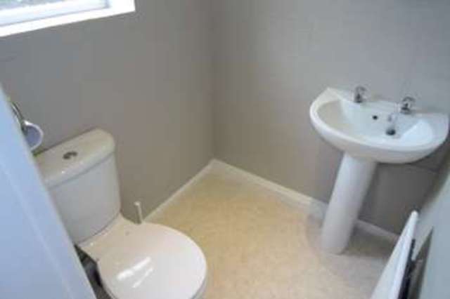  Image of 2 bedroom Semi-Detached house to rent in School Lane Walton Wakefield WF2 at Walton Wakefield Walton, WF2 6NR