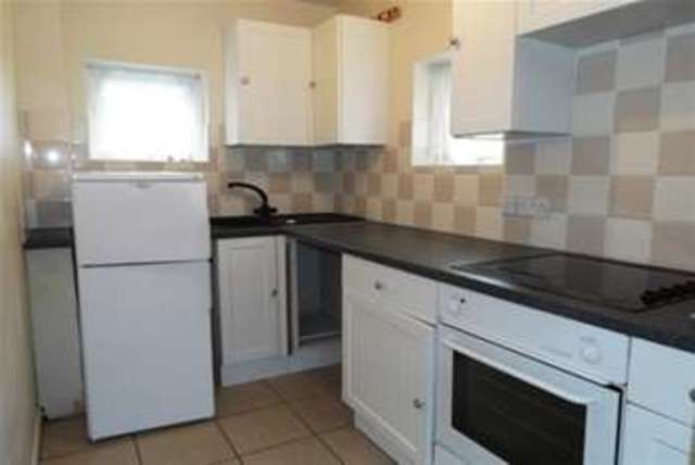  Image of 1 bedroom Flat to rent in Sea Front Hayling Island PO11 at Hayling Island, PO11 0AP