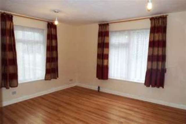  Image of 1 bedroom Flat to rent in Sea Front Hayling Island PO11 at Hayling Island, PO11 0AP