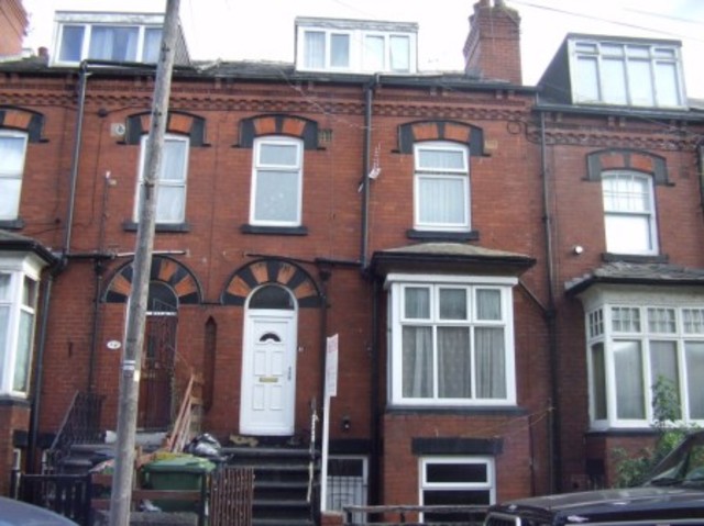  Image of 2 bedroom Terraced house to rent in Seaforth Place Leeds LS9 at Seaforth Place Harehills Leeds, LS9 6AF