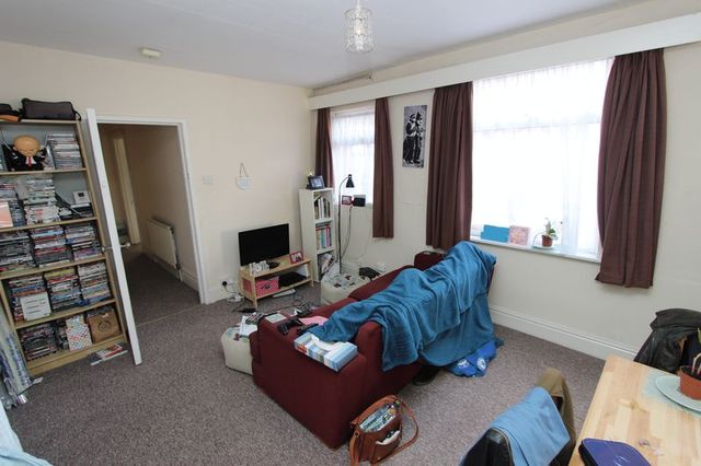  Image of 2 bedroom Flat for sale in Foundry Lane Southampton SO15 at Foundry Lane Shirley Southampton, SO15 3JQ