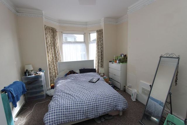  Image of 2 bedroom Flat for sale in Foundry Lane Southampton SO15 at Foundry Lane Shirley Southampton, SO15 3JQ