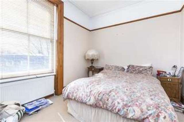  Image of 3 bedroom Flat for sale in Shooters Hill Road London SE3 at London  Kidbrooke, SE3 8RN