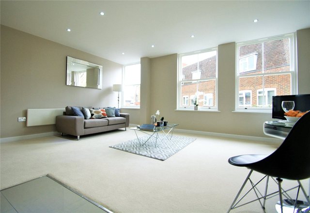  Image of 1 bedroom Apartment for sale in Shute End Wokingham RG40 at Wokingham Berkshire Wokingham, RG40 1BJ