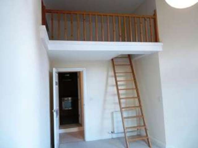  Image of 1 bedroom Flat to rent in Silver Street Trowbridge BA14 at Silver Street  Trowbridge, BA14 8AA