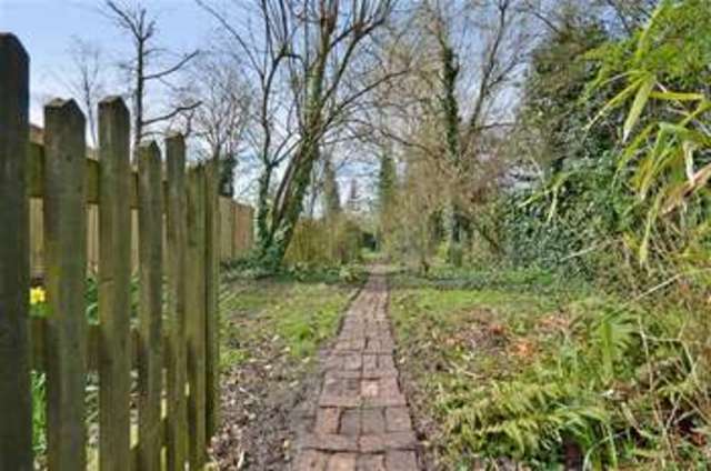  Image of 3 bedroom End of Terrace for sale in Silvester Road Cowplain Waterlooville PO8 at Waterlooville Hampshire Waterlooville, PO8 8TJ