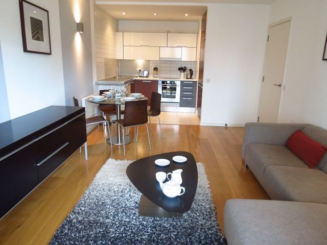  Image of 2 bedroom Apartment to rent in Goulden Street Manchester M4 at 10 Rochdale Road  Manchester City, M4 5EN