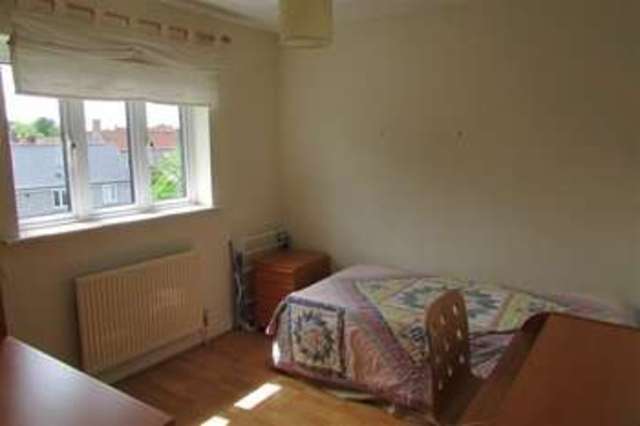  Image of 2 bedroom Flat for sale in Somerton Road Street BA16 at Street, BA16 0FE