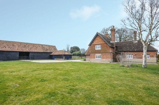  Image of 4 bedroom Detached house to rent in Southend Road Southend Reading RG7 at Southend Road Southend Reading, RG7 6HA