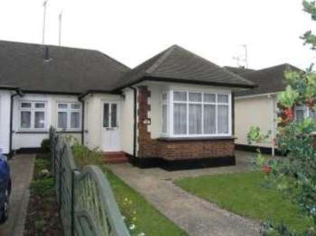  Image of 2 bedroom Bungalow for sale in Manners Way Southend-on-Sea SS2 at Southend-on-Sea Essex Prittlewell, SS2 6PZ