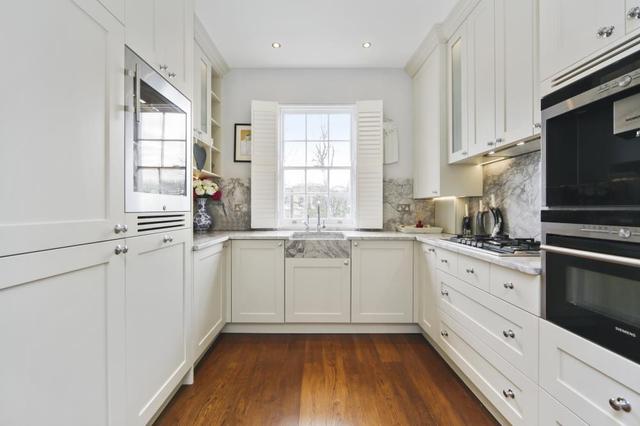  Image of 2 bedroom Maisonette to rent in St. Anns Road London W11 at St Anns Road  London, W11 4SR