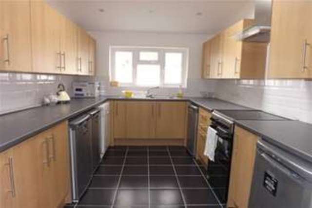  Image of 4 bedroom Detached house to rent in St. Clements Street Oxford OX4 at Oxford, OX4 1AG