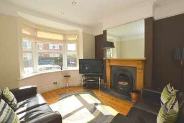  Image of 3 bedroom Terraced house to rent in West Grove Road Exeter EX2 at St Leonards  Exeter, EX2 4LU