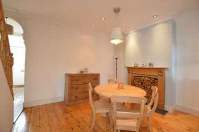  Image of 3 bedroom Terraced house to rent in West Grove Road Exeter EX2 at St Leonards  Exeter, EX2 4LU