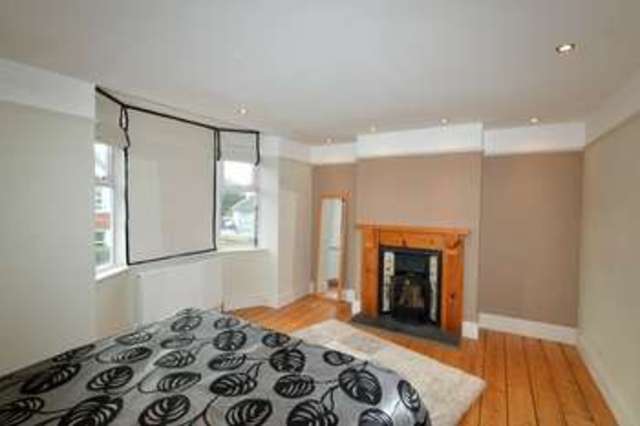  Image of 3 bedroom Terraced house to rent in West Grove Road Exeter EX2 at St Leonards  Exeter, EX2 4LU