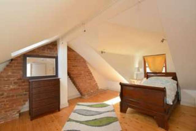  Image of 3 bedroom Terraced house to rent in West Grove Road Exeter EX2 at St Leonards  Exeter, EX2 4LU