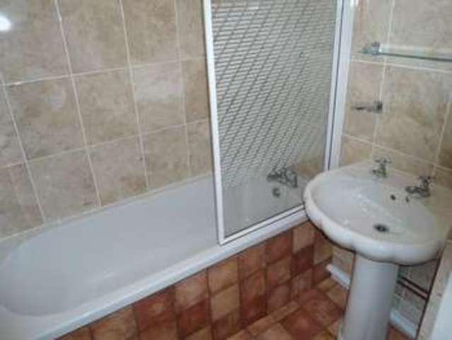  Image of 2 bedroom Terraced house to rent in St. Pancras Chichester PO19 at St Pancras  Chichester, PO19 7LR