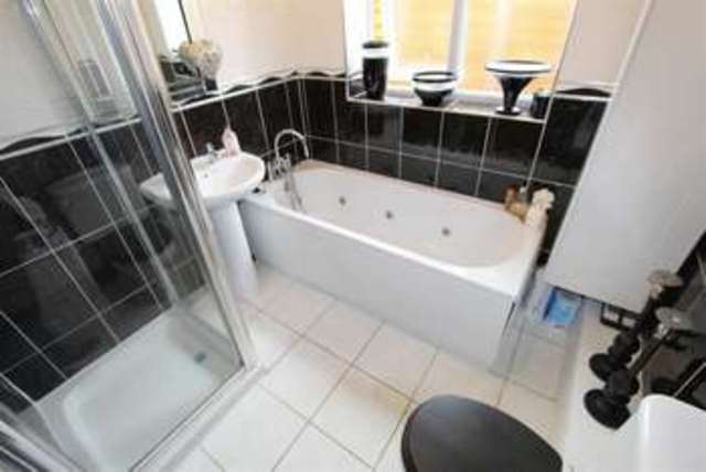  Image of 2 bedroom Property for sale in St. Thomas Road St. Annes Lytham St. Annes FY8 at St. Thomas Road Lytham St Annes Lytham St Annes, FY8 1JU