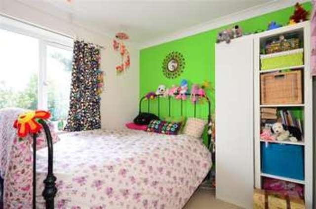  Image of 5 bedroom Semi-Detached house for sale in Stakes Hill Road Waterlooville PO7 at Waterlooville Hampshire Waterlooville, PO7 5UF