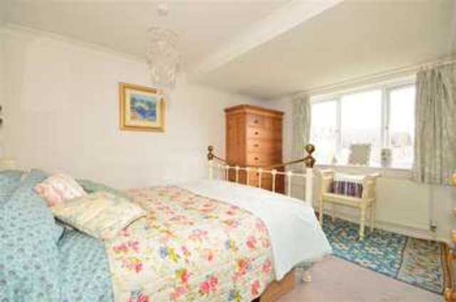  Image of 5 bedroom Semi-Detached house for sale in Stakes Hill Road Waterlooville PO7 at Waterlooville Hampshire Waterlooville, PO7 5UF