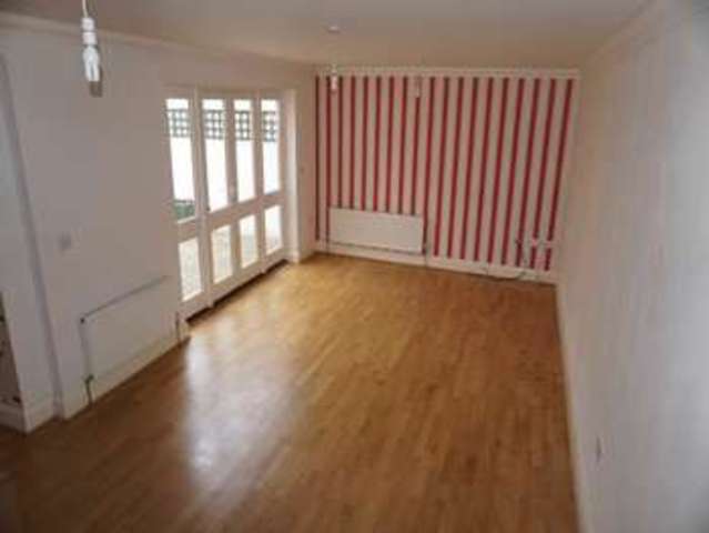  Image of 2 bedroom Detached house to rent in Stanley Road Tunbridge Wells TN1 at Stanley Road Tunbridge Wells Royal Tunbridge Wells, TN1 2BA