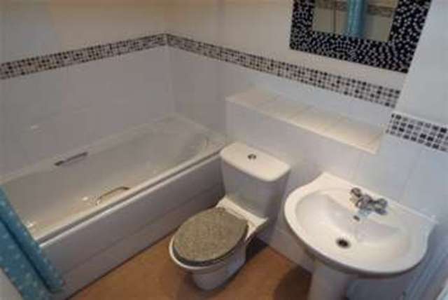  Image of 4 bedroom Semi-Detached house to rent in Stavely Way Gamston Nottingham NG2 at Nottingham, NG2 6QR