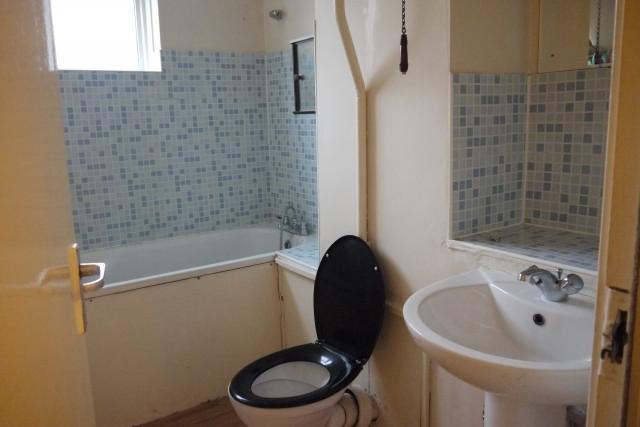  Image of 1 bedroom House Share to rent in Stepney Way London E1 at Whitechapel  London, E1 3ED