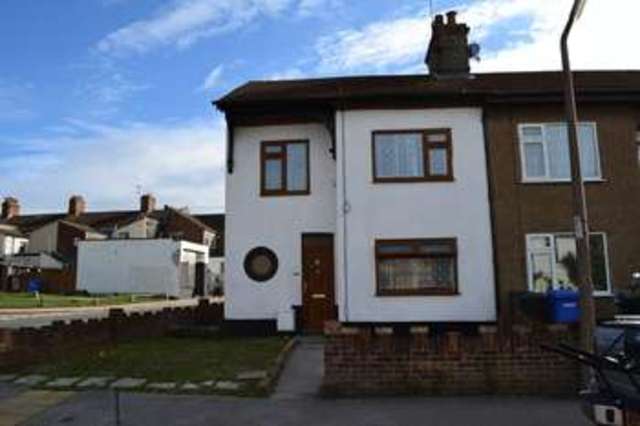  Image of 4 bedroom Semi-Detached house to rent in Stevens Street Lowestoft NR32 at Stevens Street  Lowestoft, NR32 2JE