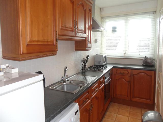  Image of 2 bedroom Flat to rent in Stockethill Crescent Aberdeen AB16 at Stockethill Aberdeen Aberdeen, AB16 5TP