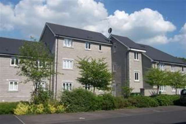  Image of 2 bedroom Flat to rent in Strode Road Street BA16 at Street, BA16 0DX