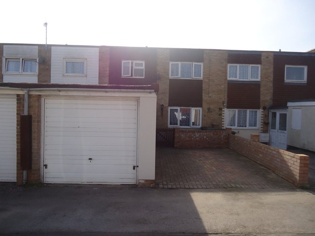  Image of 3 bedroom Terraced house for sale in Sunnyside Walk Havant PO9 at Sunnyside Walk  Warren Park, PO9 4HQ