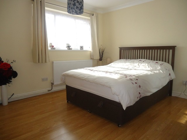  Image of 3 bedroom Terraced house for sale in Sunnyside Walk Havant PO9 at Sunnyside Walk  Warren Park, PO9 4HQ