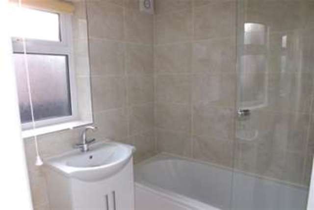  Image of 3 bedroom Detached house to rent in Huthwaite Road Huthwaite Sutton-in-Ashfield NG17 at Sutton-in-Ashfield, NG17 2NG