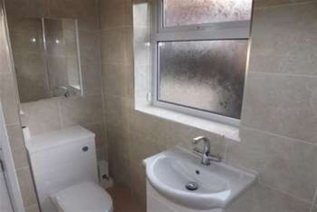  Image of 3 bedroom Detached house to rent in Huthwaite Road Huthwaite Sutton-in-Ashfield NG17 at Sutton-in-Ashfield, NG17 2NG