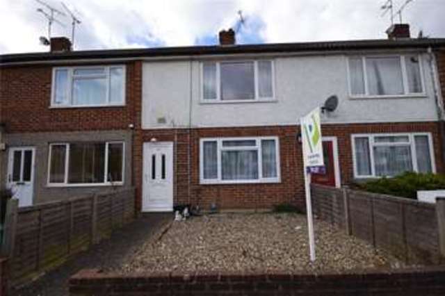  Image of 2 bedroom Maisonette to rent in Tanhouse Lane Wokingham RG41 at Wokingham Berkshire Eastheath, RG41 2RL