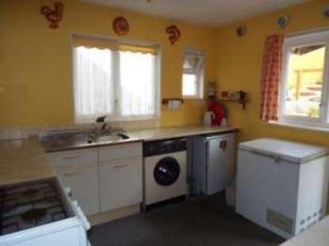  Image of 2 bedroom Bungalow for sale in Woodlands Close Teignmouth TQ14 at Teignmouth Devon Teignmouth, TQ14 8LF