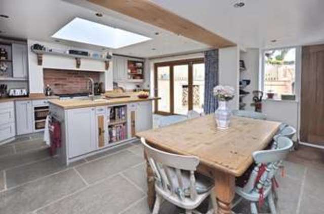  Image of 4 bedroom Cottage to rent in Thame Road Great Haseley Oxford OX44 at Great Haseley Oxford Oxfordshire, OX44 7JF