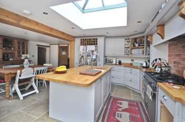  Image of 4 bedroom Cottage to rent in Thame Road Great Haseley Oxford OX44 at Great Haseley Oxford Oxfordshire, OX44 7JF