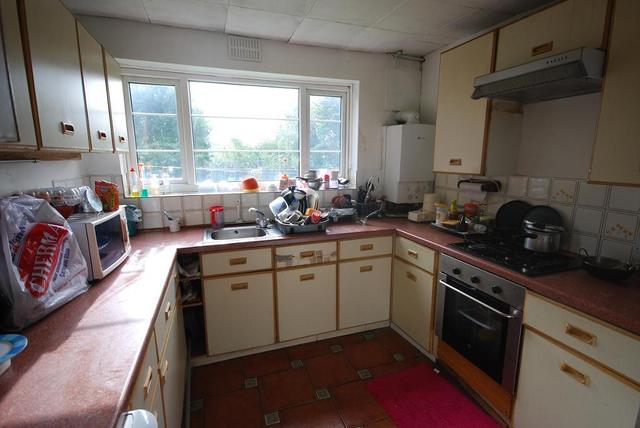  Image of 2 bedroom Flat for sale in South Gardens The Avenue Wembley HA9 at WEMBLEY, HA9 9PG