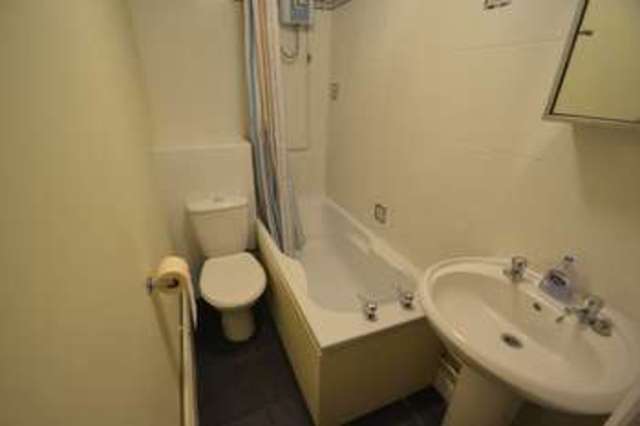  Image of 1 bedroom Ground Flat for sale in The Beeches Out Risbygate Bury St. Edmunds IP33 at Bury St. Edmunds Suffolk, IP33 3RD